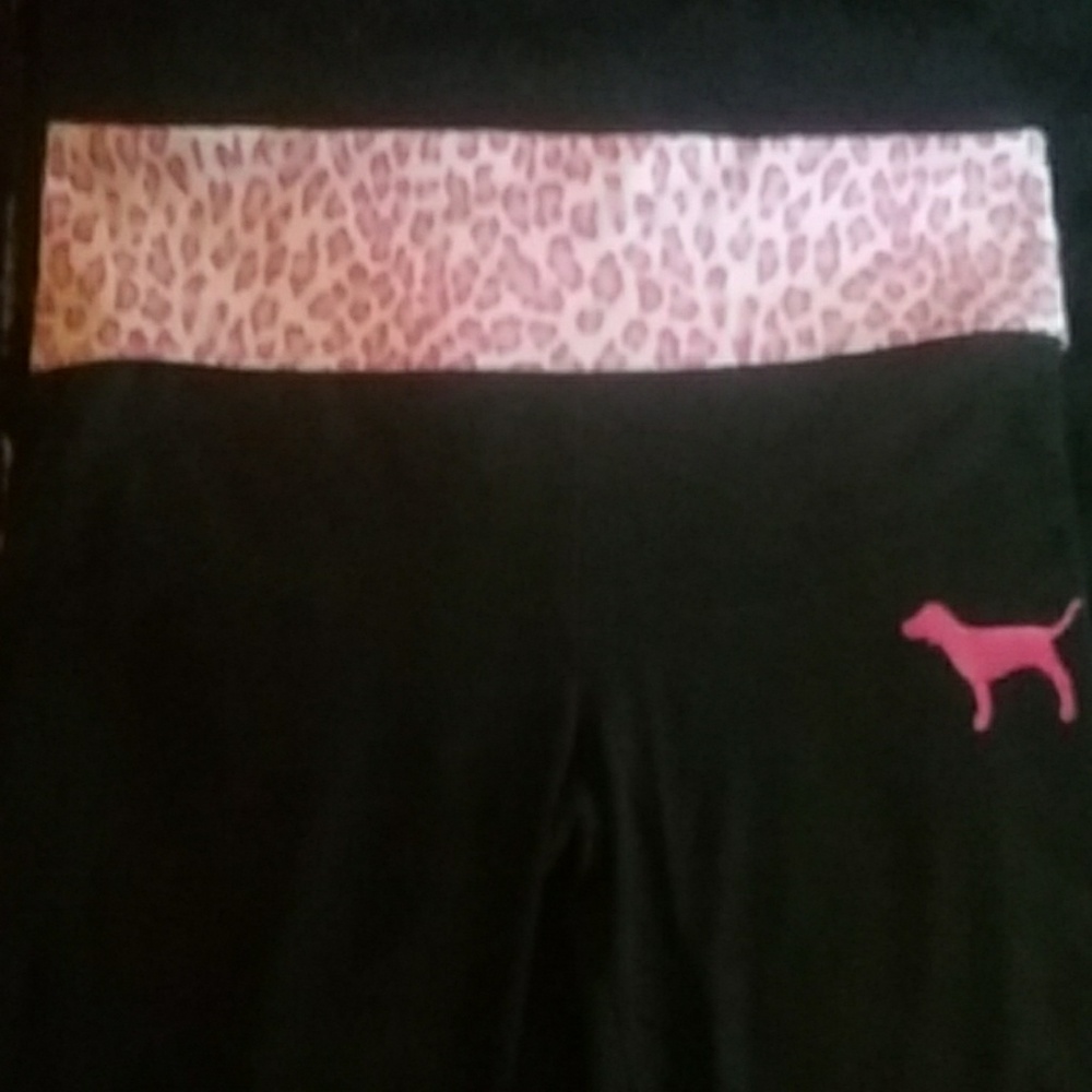 Pink Victoria's Secret cropped above ankle pants